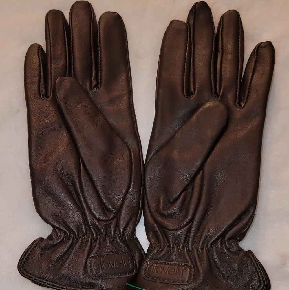 glove ly women